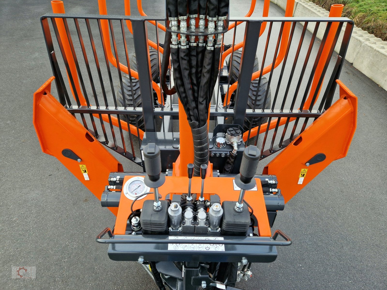 Rückewagen & Rückeanhänger des Typs MTM 11T 11to 9,20m Kran Druckluft Doppelrohrrahmen, Neumaschine in Tiefenbach (Bild 12)