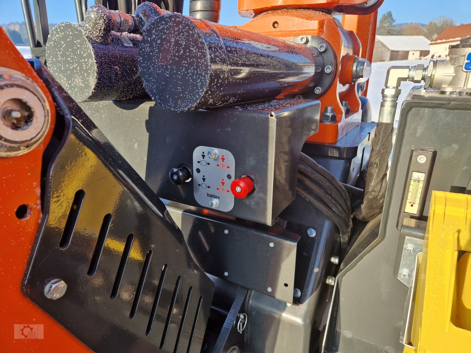 Rückewagen & Rückeanhänger of the type MTM 13T 13to 8,10m Kran Druckluft Doppelrohrrahmen Eigenölversorgung Kranseilwinde, Neumaschine in Tiefenbach (Picture 17)