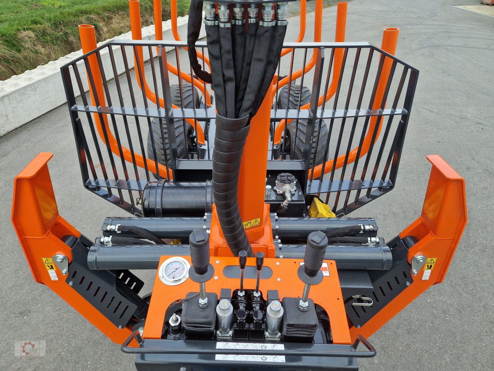 Rückewagen & Rückeanhänger typu MTM 13T 13to 8,10m Kran Druckluft Doppelrohrrahmen, Neumaschine w Tiefenbach (Zdjęcie 19)