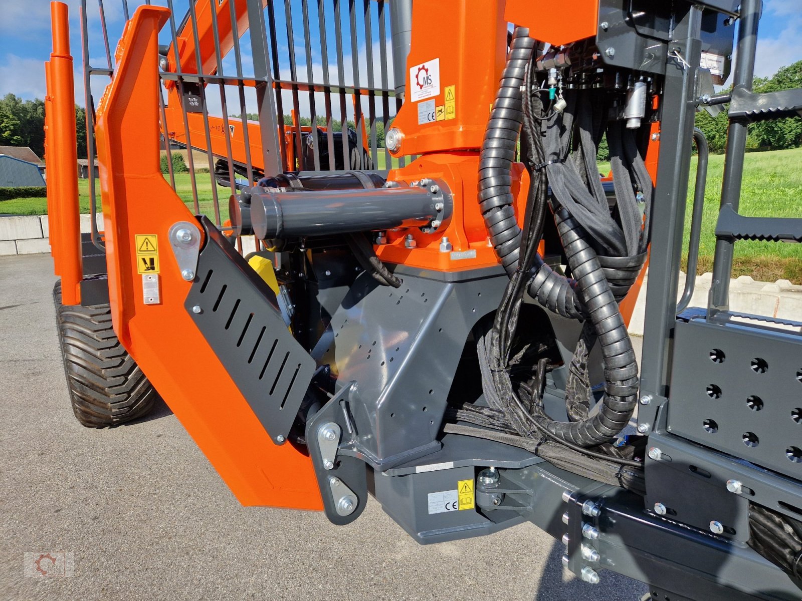 Rückewagen & Rückeanhänger des Typs MTM 13T 13to 8,10m Kran Forwarder Rungen Druckluft Doppelrohrrahmen, Neumaschine in Tiefenbach (Bild 9)