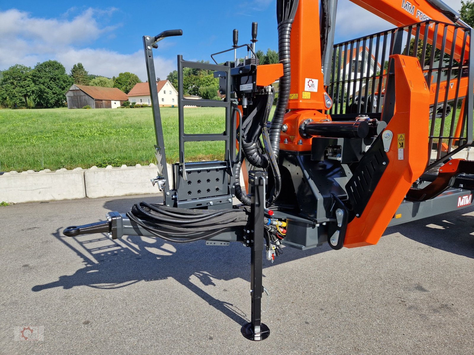 Rückewagen & Rückeanhänger des Typs MTM 13T 13to 8,10m Kran Forwarder Rungen Druckluft Doppelrohrrahmen, Neumaschine in Tiefenbach (Bild 20)