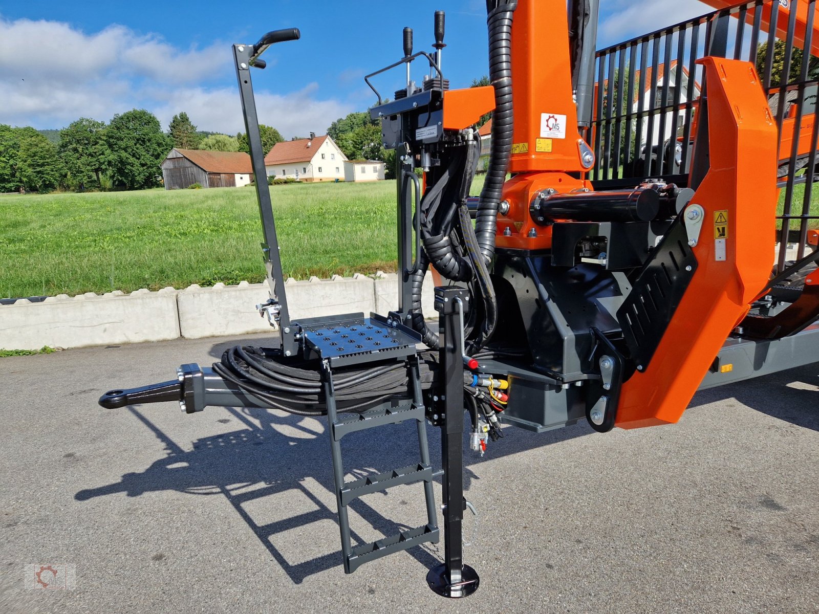 Rückewagen & Rückeanhänger des Typs MTM 13T 13to 8,10m Kran Forwarder Rungen Druckluft Doppelrohrrahmen, Neumaschine in Tiefenbach (Bild 21)