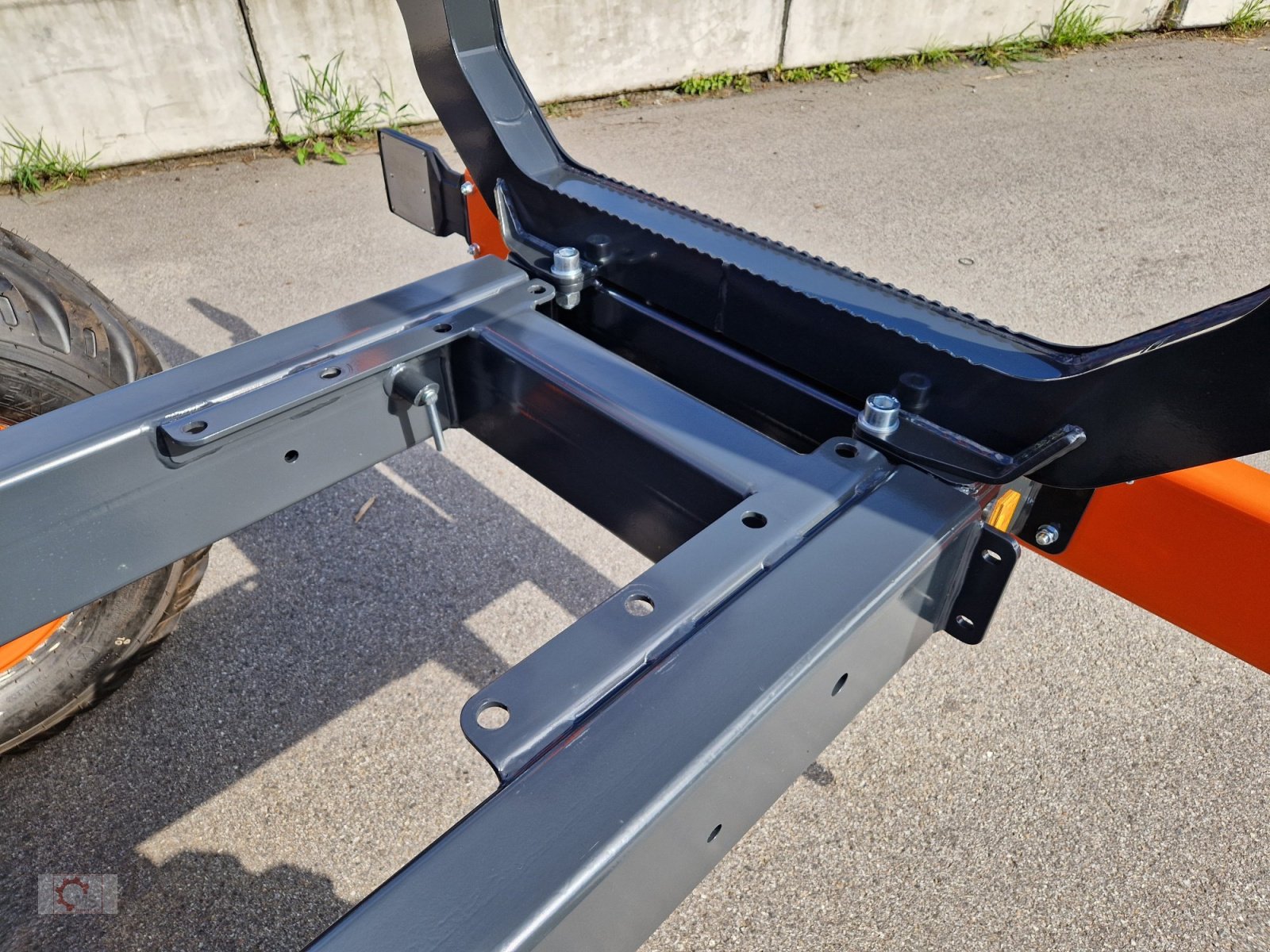 Rückewagen & Rückeanhänger des Typs MTM 13T 13to 8,10m Kran Forwarder Rungen Druckluft Doppelrohrrahmen, Neumaschine in Tiefenbach (Bild 25)