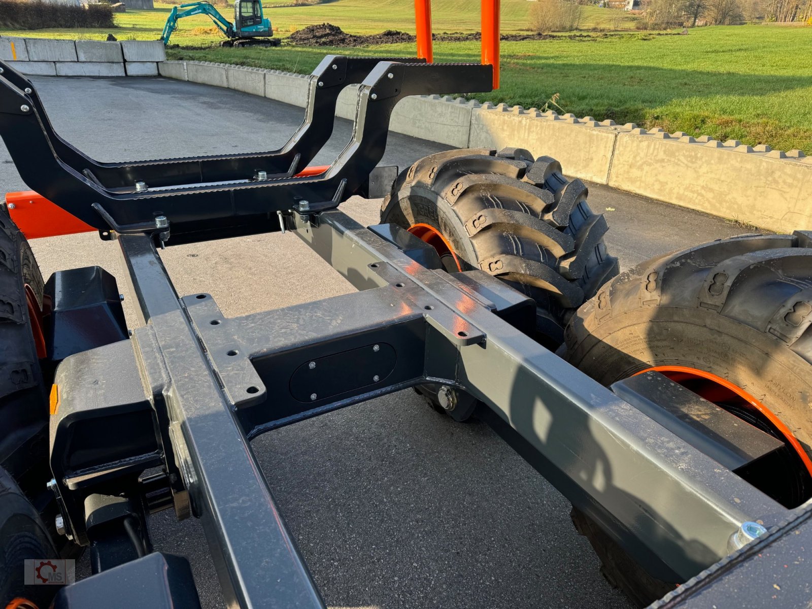 Rückewagen & Rückeanhänger typu MTM 17T 17to 9,80m Kran Forwarder Rungen Druckluft Doppelrohrrahmen, Neumaschine v Tiefenbach (Obrázek 12)