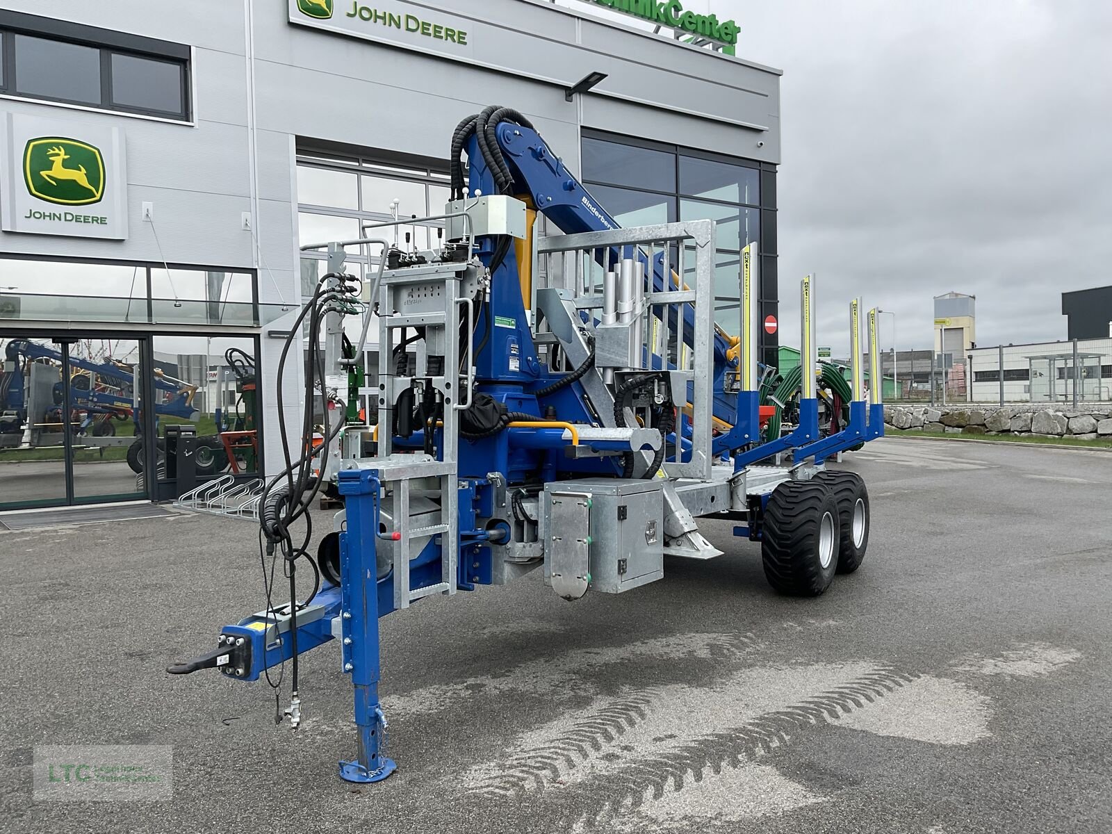 Rückewagen & Rückeanhänger of the type Sonstige Rückewagen RW 10 Alpin  mit Kran FK7000L, Gebrauchtmaschine in Redlham (Picture 2)