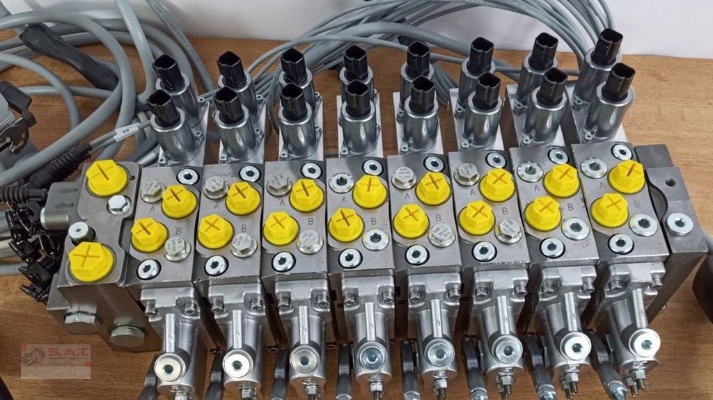 Rückewagen & Rückeanhänger des Typs Sonstige Sanreco Funksteuerung Rückewagen, Neumaschine in Eberschwang (Bild 11)