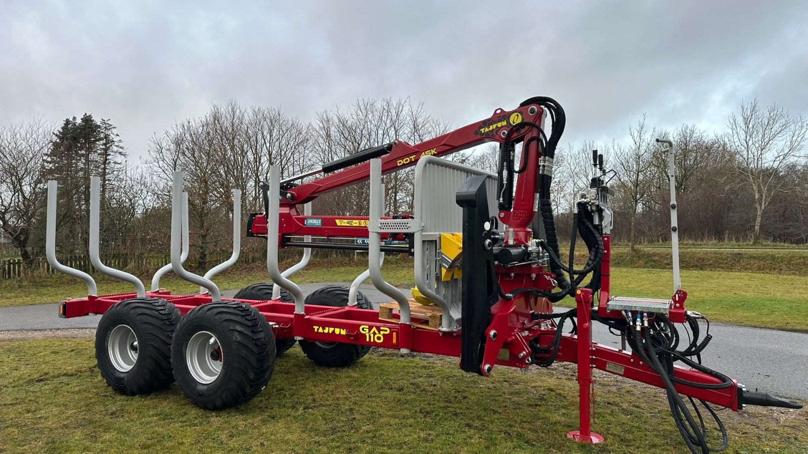 Rückewagen & Rückeanhänger des Typs Tajfun GAP 110 Med DOT 45 K ( 8,2M Kran ), Gebrauchtmaschine in Holstebro (Bild 1)