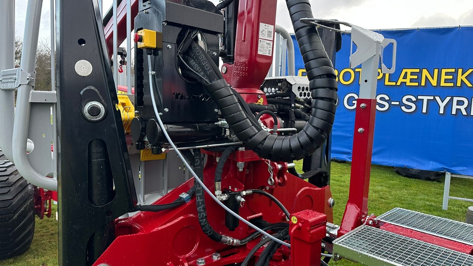 Rückewagen & Rückeanhänger des Typs Tajfun GAP 110 Med DOT 45 K ( 8,2M Kran ), Gebrauchtmaschine in Holstebro (Bild 4)