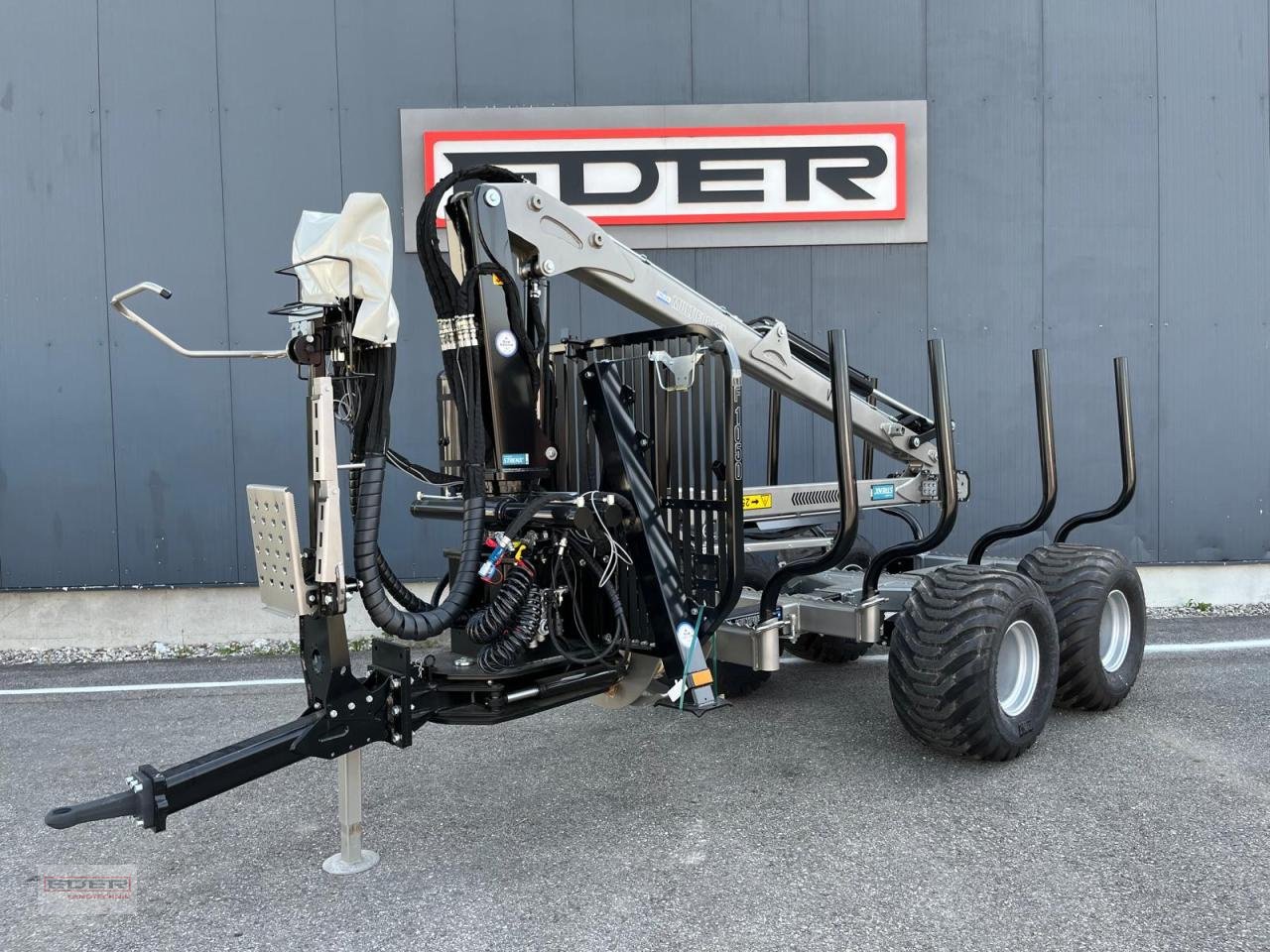 Rückewagen & Rückeanhänger des Typs Trejon Multiforest MF 1050 V7800, Neumaschine in Tuntenhausen (Bild 1)