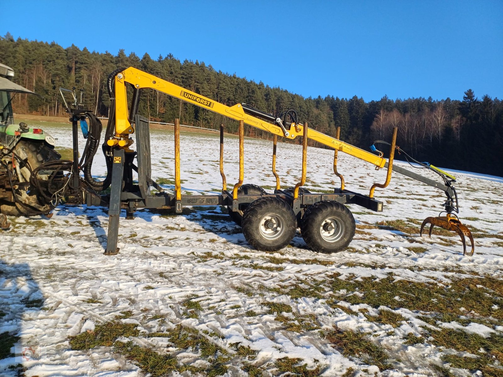 Rückewagen & Rückeanhänger of the type Uniforst 8to Rückewagen 6,30m Kran Auflaufbremse Hydraulische Bremse, Gebrauchtmaschine in Tiefenbach (Picture 1)