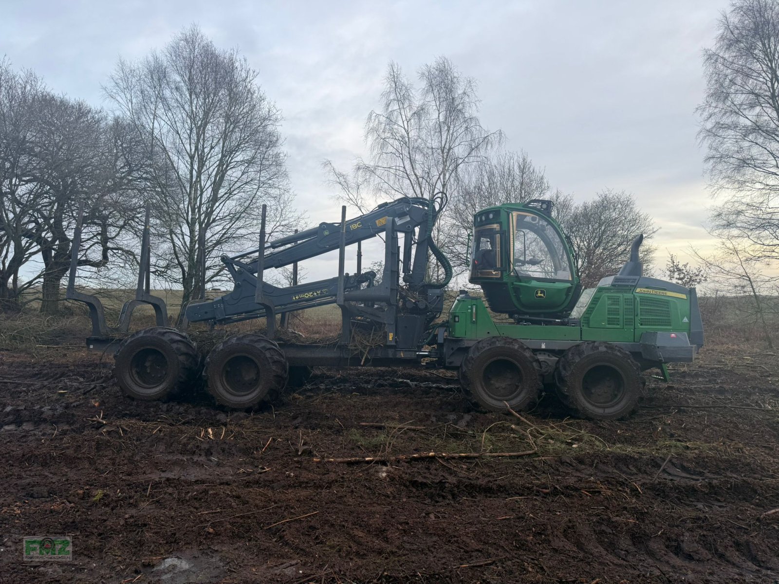 Rückezug des Typs John Deere 1110G, Gebrauchtmaschine in Leinburg (Bild 3)