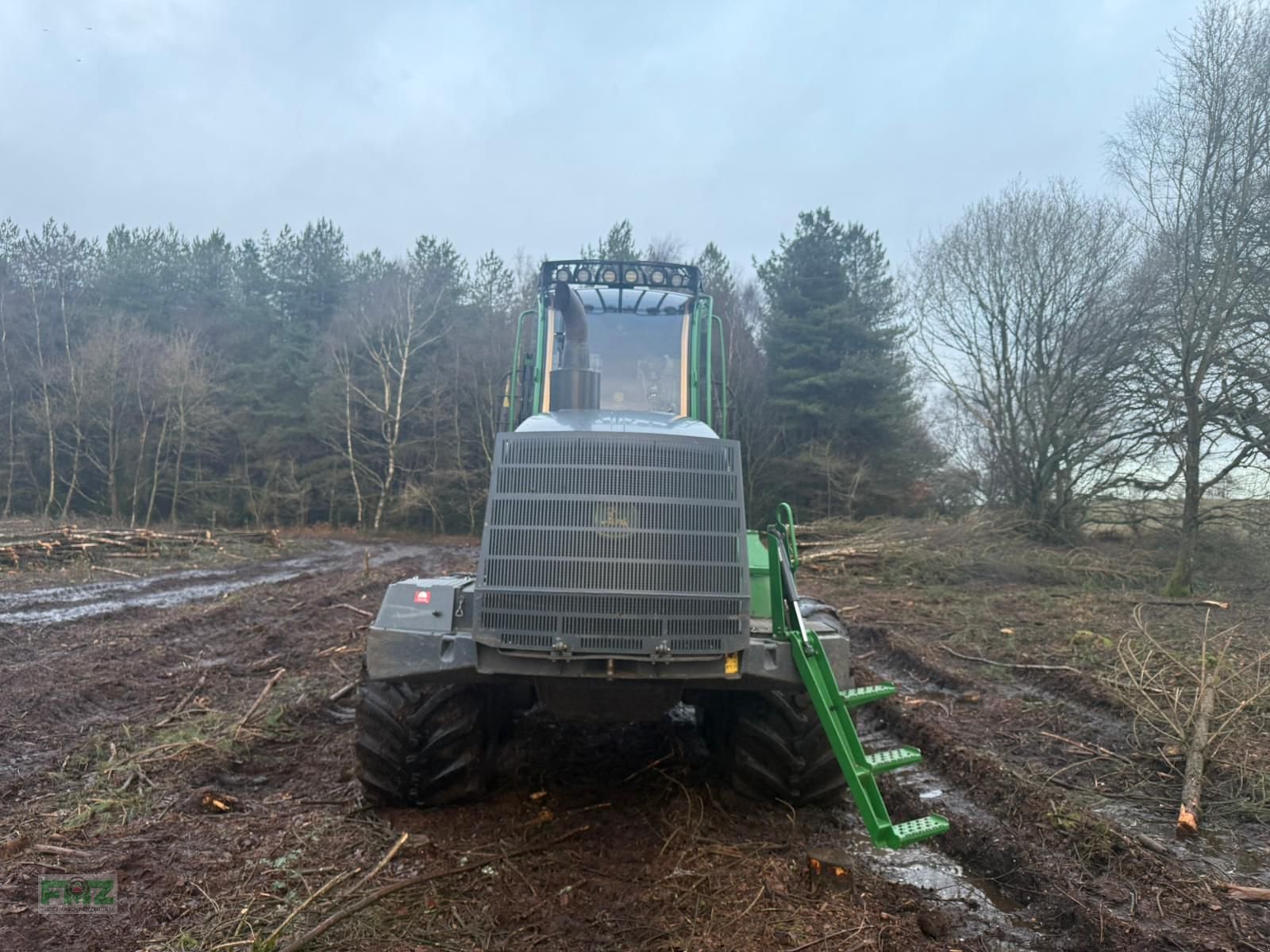 Rückezug des Typs John Deere 1110G, Gebrauchtmaschine in Leinburg (Bild 7)