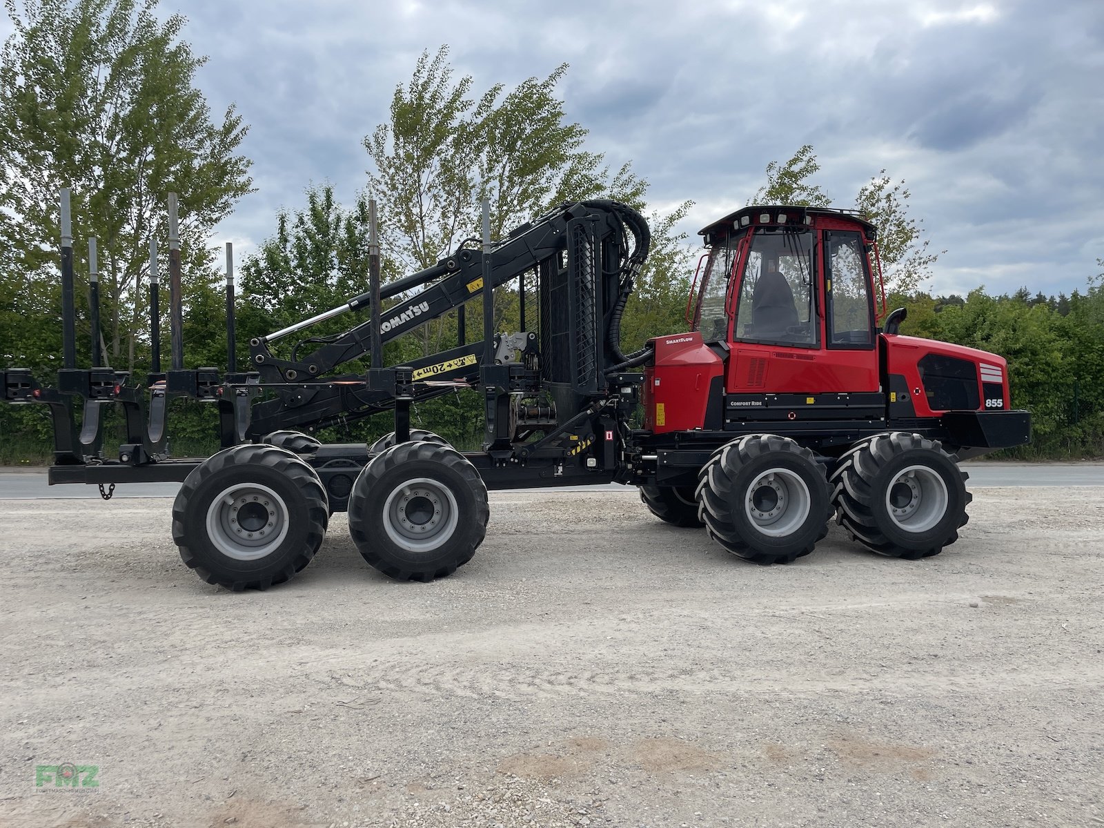 Rückezug del tipo Komatsu 855, Gebrauchtmaschine In Leinburg (Immagine 4)