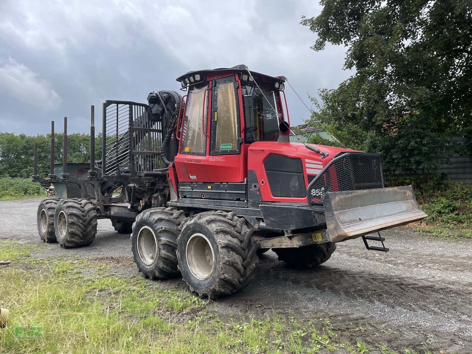 Rückezug of the type Komatsu 855, Gebrauchtmaschine in Leinburg (Picture 1)