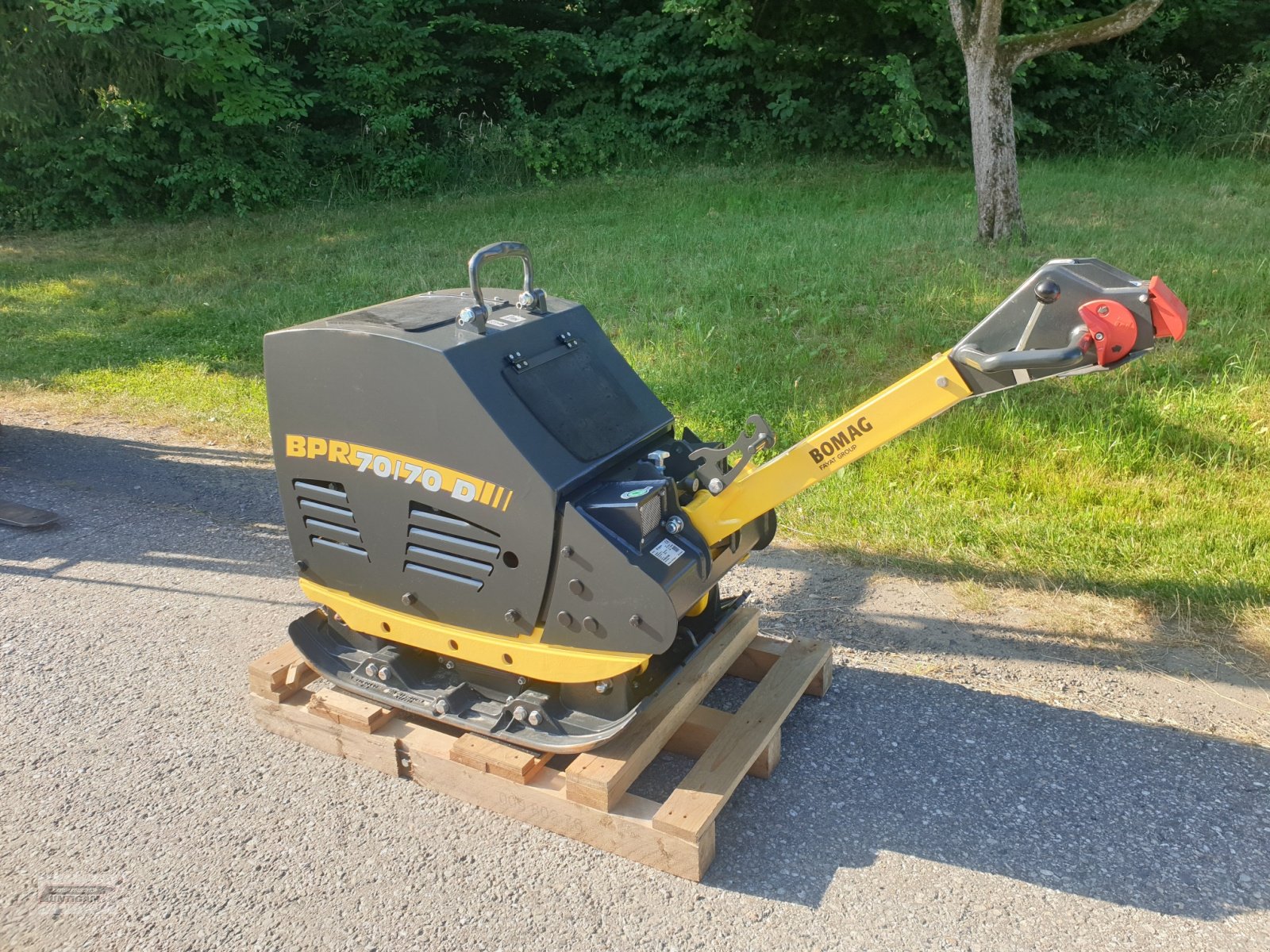 Rüttelplatte des Typs Bomag BPR 70/70, Gebrauchtmaschine in Deutsch - Goritz (Bild 3)