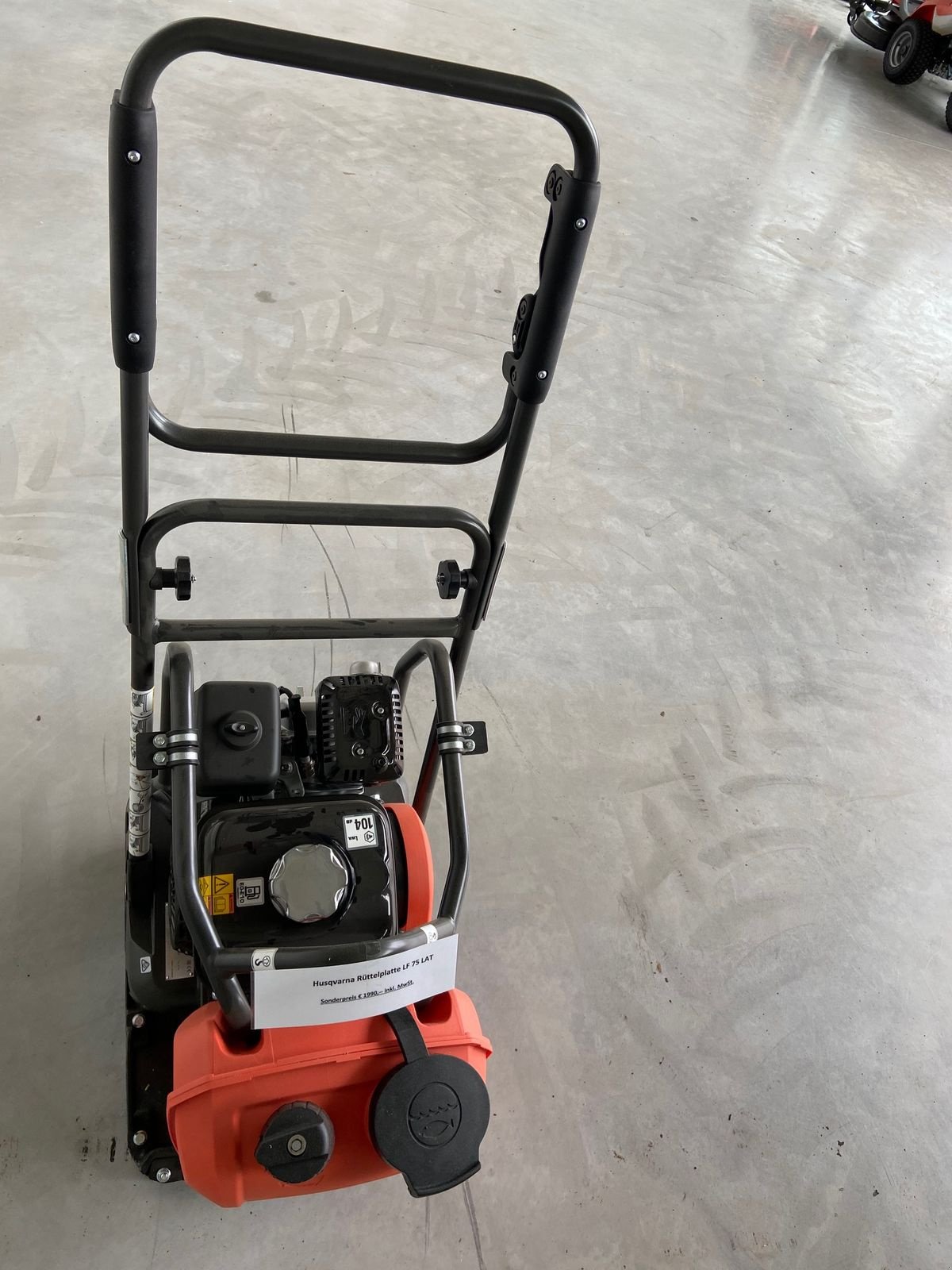 Rüttelplatte tipa Husqvarna HUSQVARNA LF 75 LAT Rüttelplatte mit 420 mm Plat, Neumaschine u Göpfritz (Slika 2)