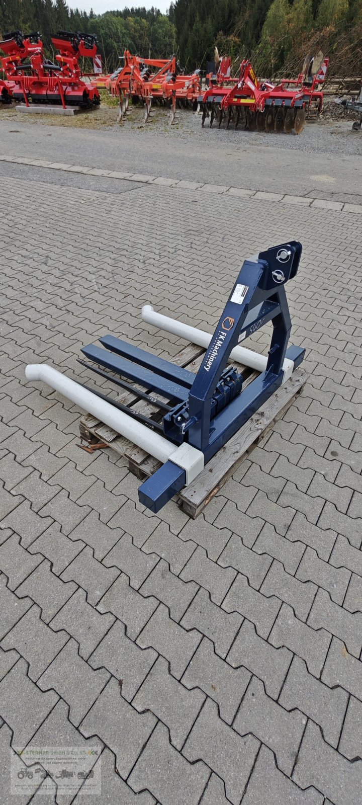 Rundballengabel des Typs FK Machinery UBTMM127 Ballentransportgabel, Neumaschine in Eging am See (Bild 6)