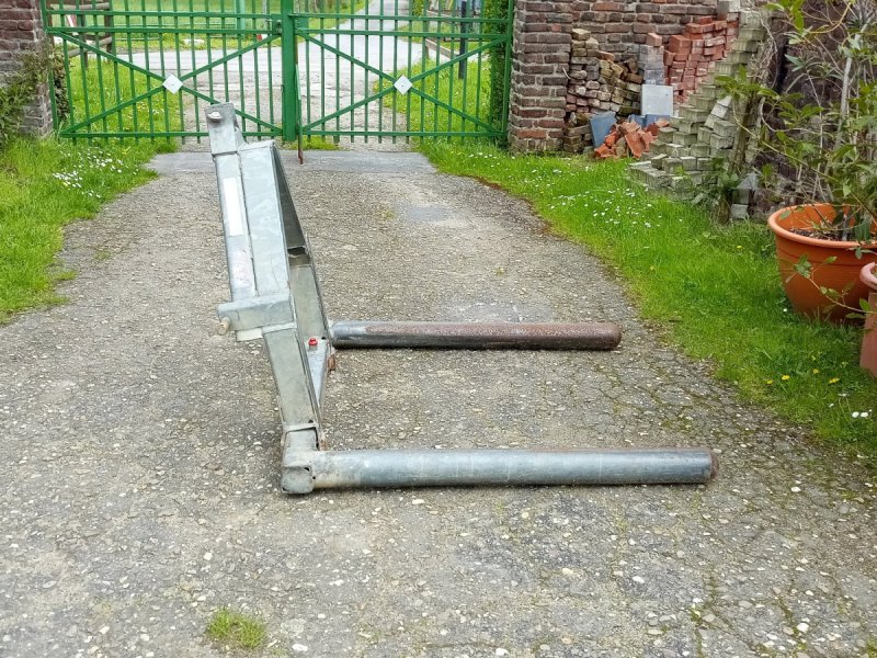 Rundballengabel des Typs Fliegl Rundballengabel Silogabel, Gebrauchtmaschine in Kaarst (Bild 1)