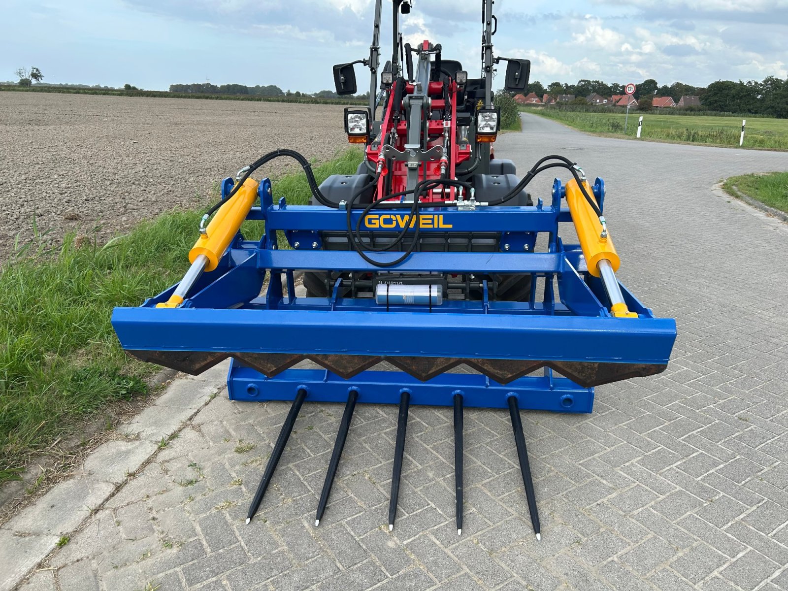 Rundballengabel типа Göweil RBS + Folienhalter, Neumaschine в Dornum - Nesse (Фотография 8)