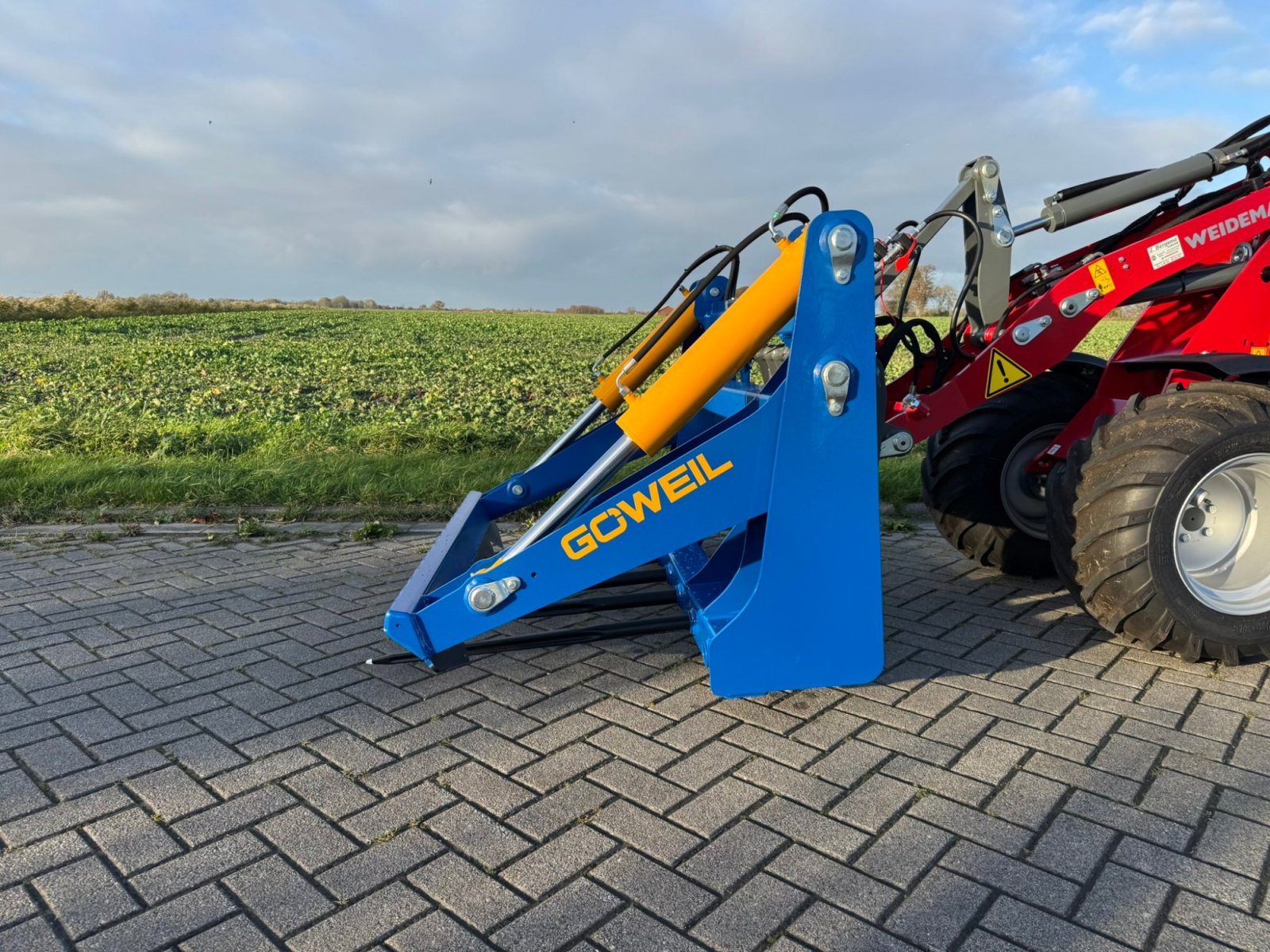 Rundballengabel του τύπου Göweil RBS, Neumaschine σε Dornum - Nesse (Φωτογραφία 9)