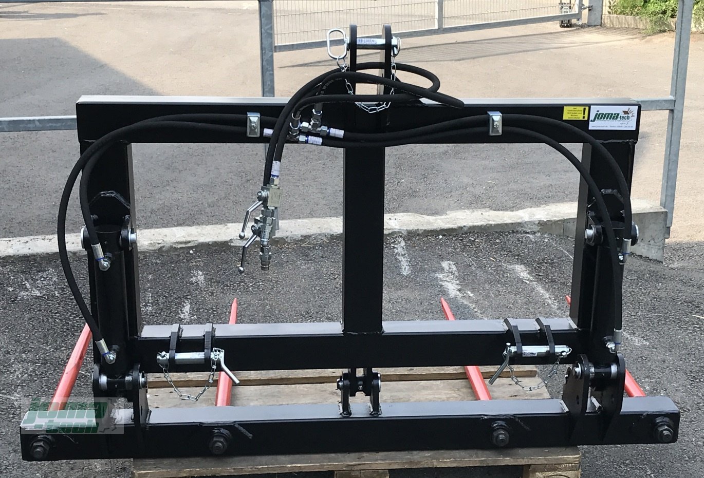 Rundballengabel tip Joma-Tech Ballengabel von Joma-Tech hydraulisch klappbar mit vier Schwerlastzinken, Lieferbar mit Euro- oder Dreipunktaufnahme, Neumaschine in Willebadessen (Poză 4)