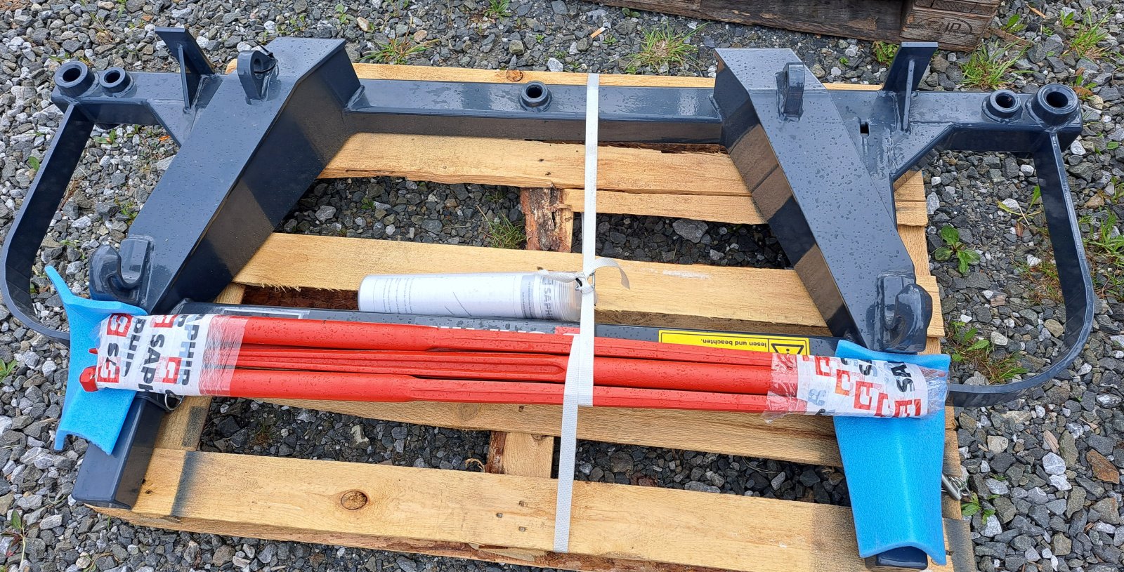 Rundballengabel des Typs Saphir BS 5, Neumaschine in Wertach (Bild 1)