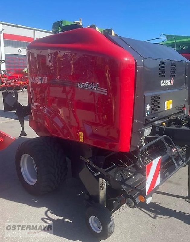 Rundballenpresse of the type Case IH RB 344 RC, Neumaschine in Rohr i .NB (Picture 2)