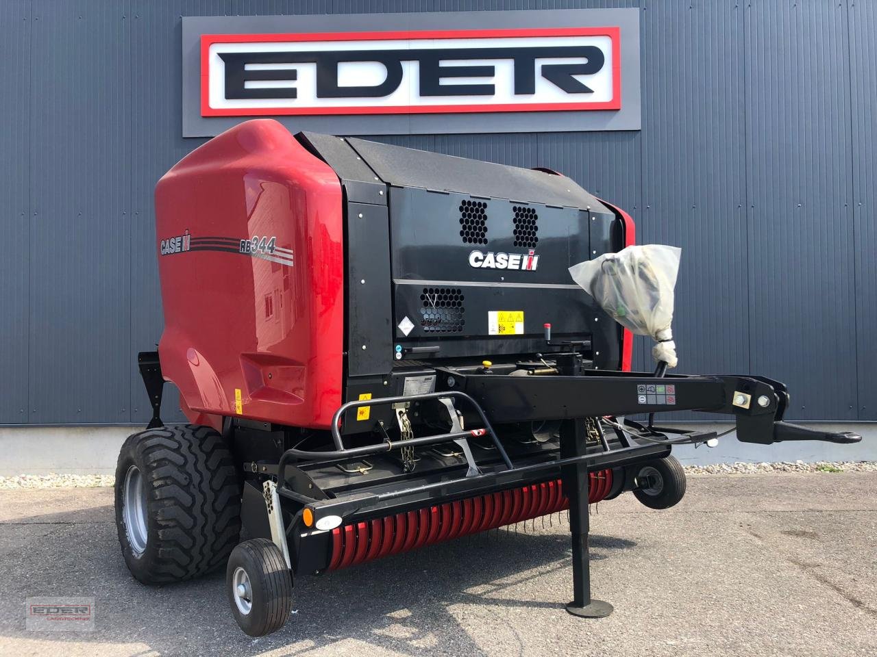 Rundballenpresse Türe ait Case IH RB 344, Neumaschine içinde Tuntenhausen (resim 2)