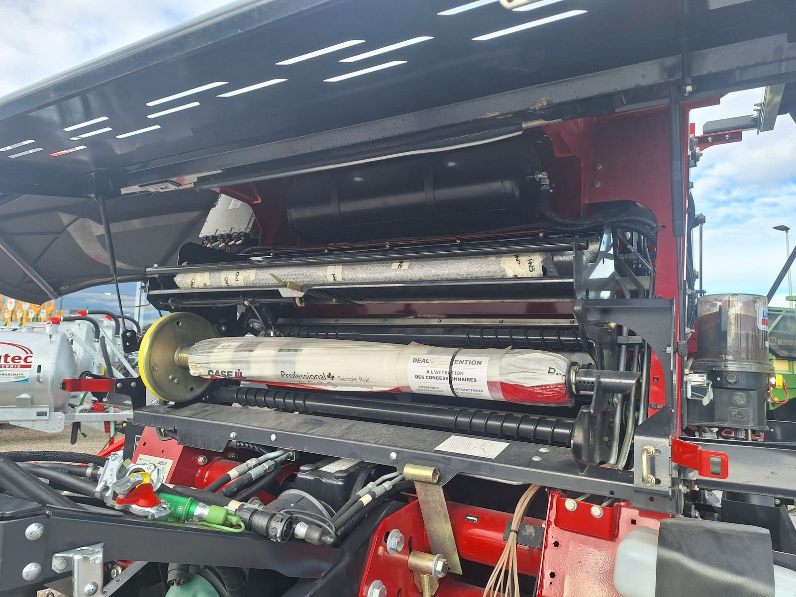Rundballenpresse типа Case IH RB 456 HD Pro Cutter, Neumaschine в Schlitters (Фотография 17)