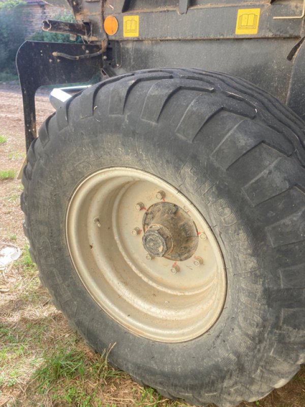 Rundballenpresse of the type Case IH RB 465 ROTOR CUTTER, Gebrauchtmaschine in PUSEY (Picture 2)