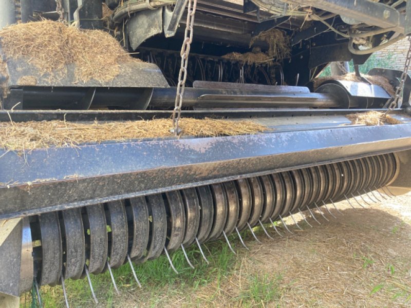 Rundballenpresse of the type Case IH RB 465 ROTOR CUTTER, Gebrauchtmaschine in PUSEY (Picture 4)