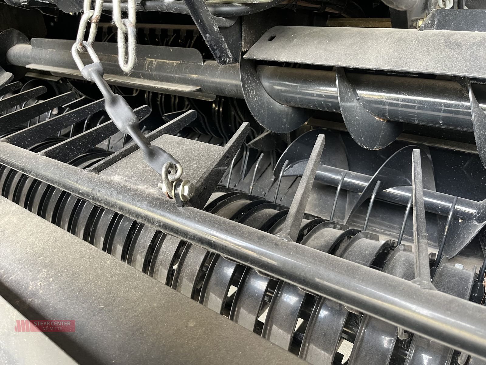 Rundballenpresse des Typs Case IH RB 465 VC Rotor Cutter Rundballenpresse, Neumaschine in St. Pölten (Bild 4)