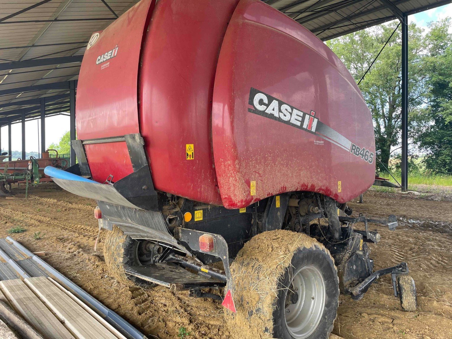Rundballenpresse типа Case IH RB 465, Gebrauchtmaschine в ORLEIX (Фотография 3)