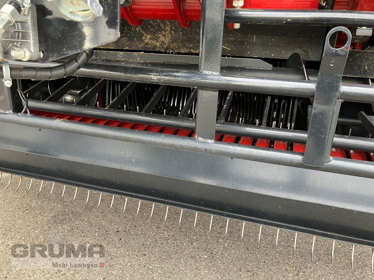 Rundballenpresse des Typs Case IH RB 466 HD PRO Cutter 25 K, Neumaschine in Friedberg-Derching (Bild 11)