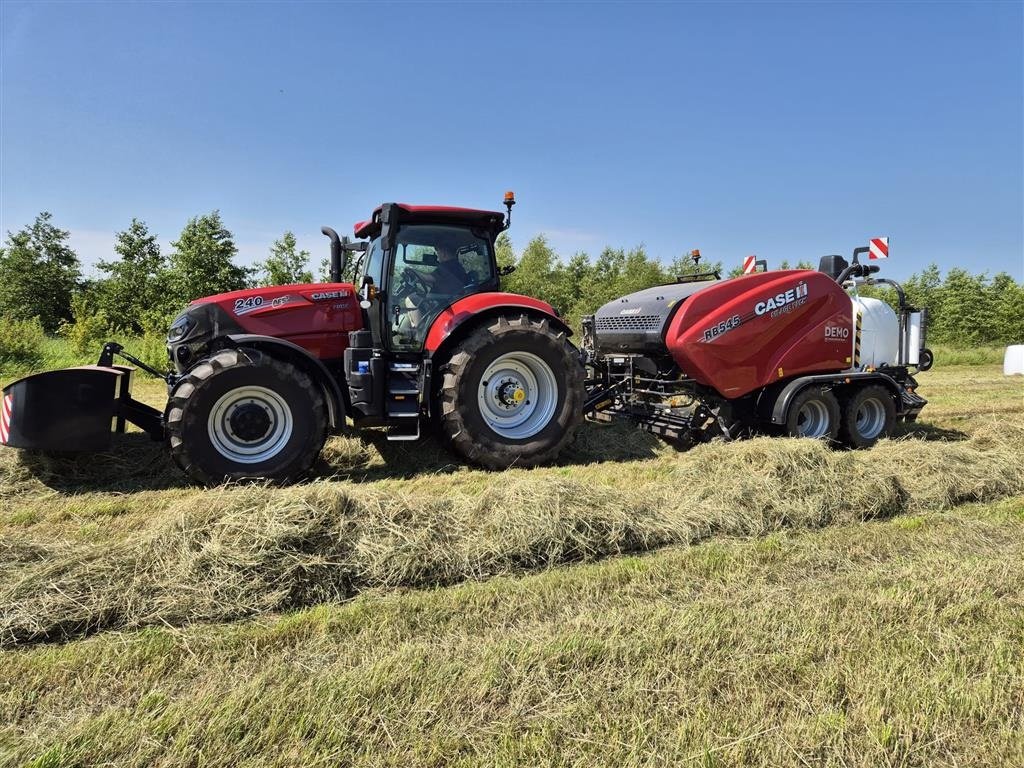 Rundballenpresse des Typs Case IH RB 545 silage pack Med ballevender, Gebrauchtmaschine in Aulum (Bild 4)