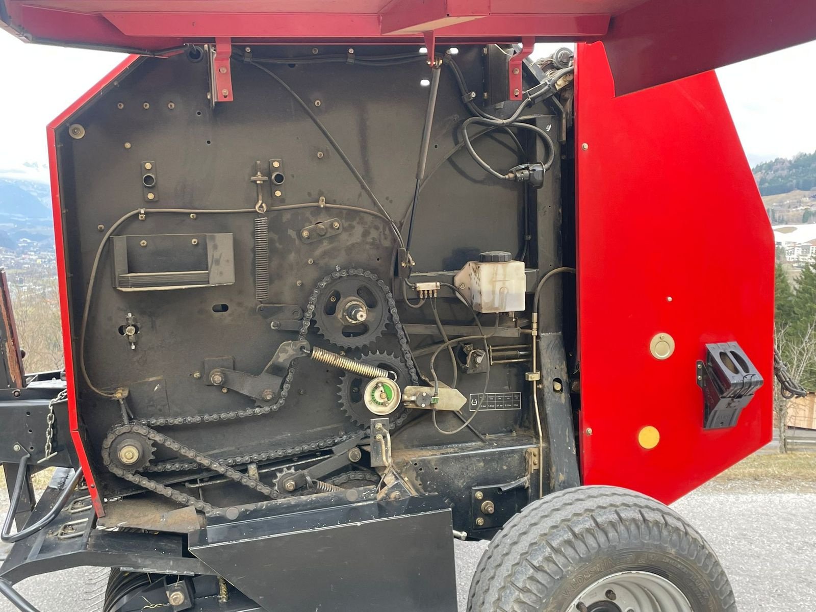 Rundballenpresse от тип Case IH RBX 341, Gebrauchtmaschine в Burgkirchen (Снимка 5)