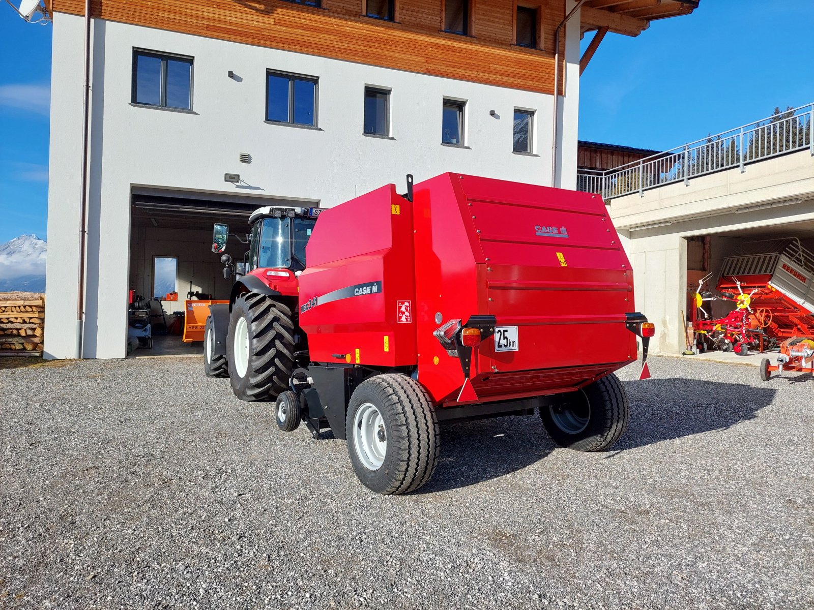 Rundballenpresse of the type Case IH RBX 341, Gebrauchtmaschine in Pill (Picture 2)