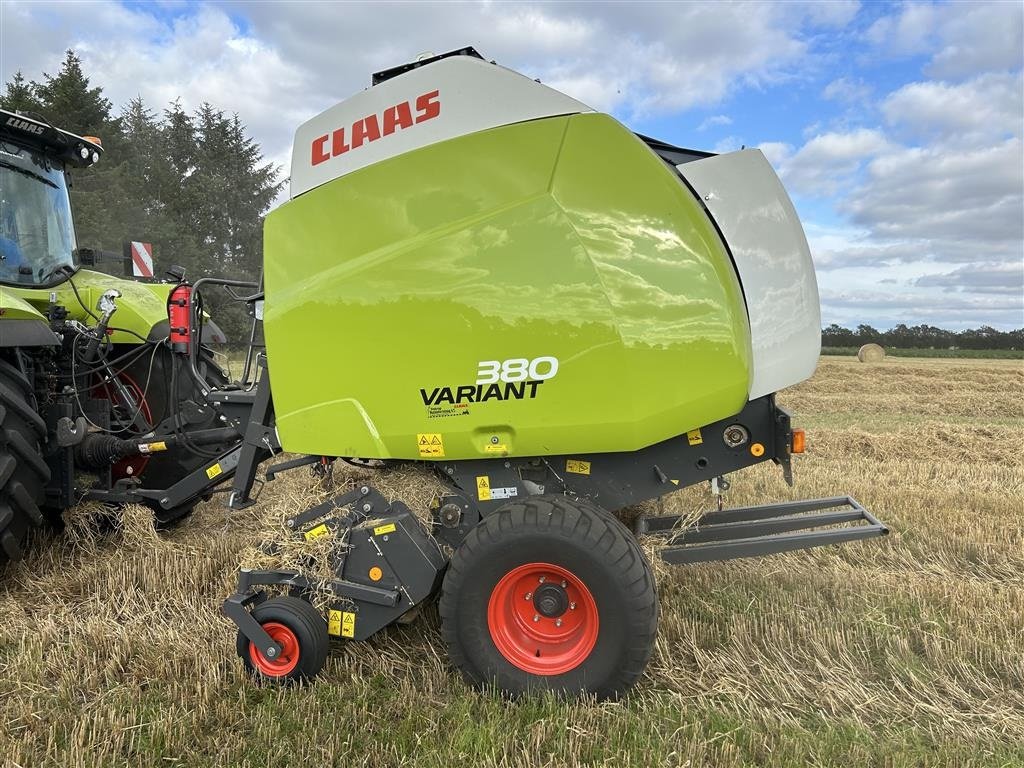 Rundballenpresse des Typs CLAAS 380 Variant, Gebrauchtmaschine in Ikast (Bild 1)