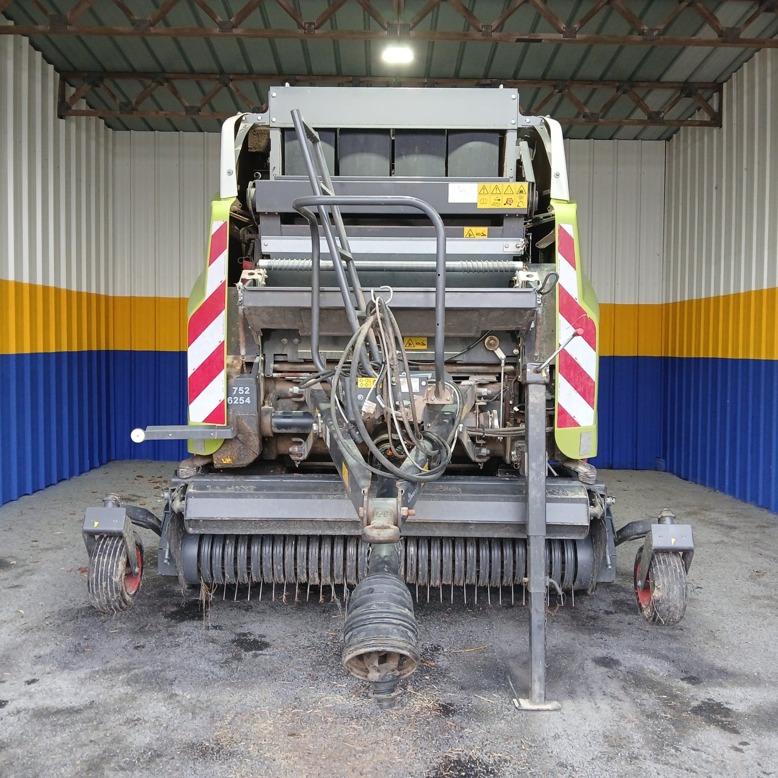 Rundballenpresse del tipo CLAAS 480RF, Gebrauchtmaschine en HERLIN LE SEC (Imagen 3)