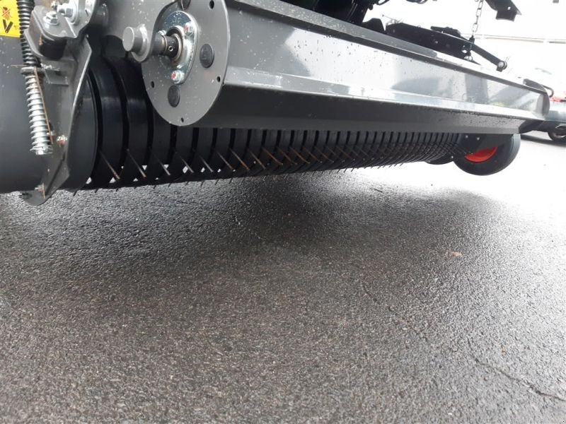 Rundballenpresse tip CLAAS PRESSE VARIANT 560 RC PRO, Neumaschine in Grimma (Poză 10)