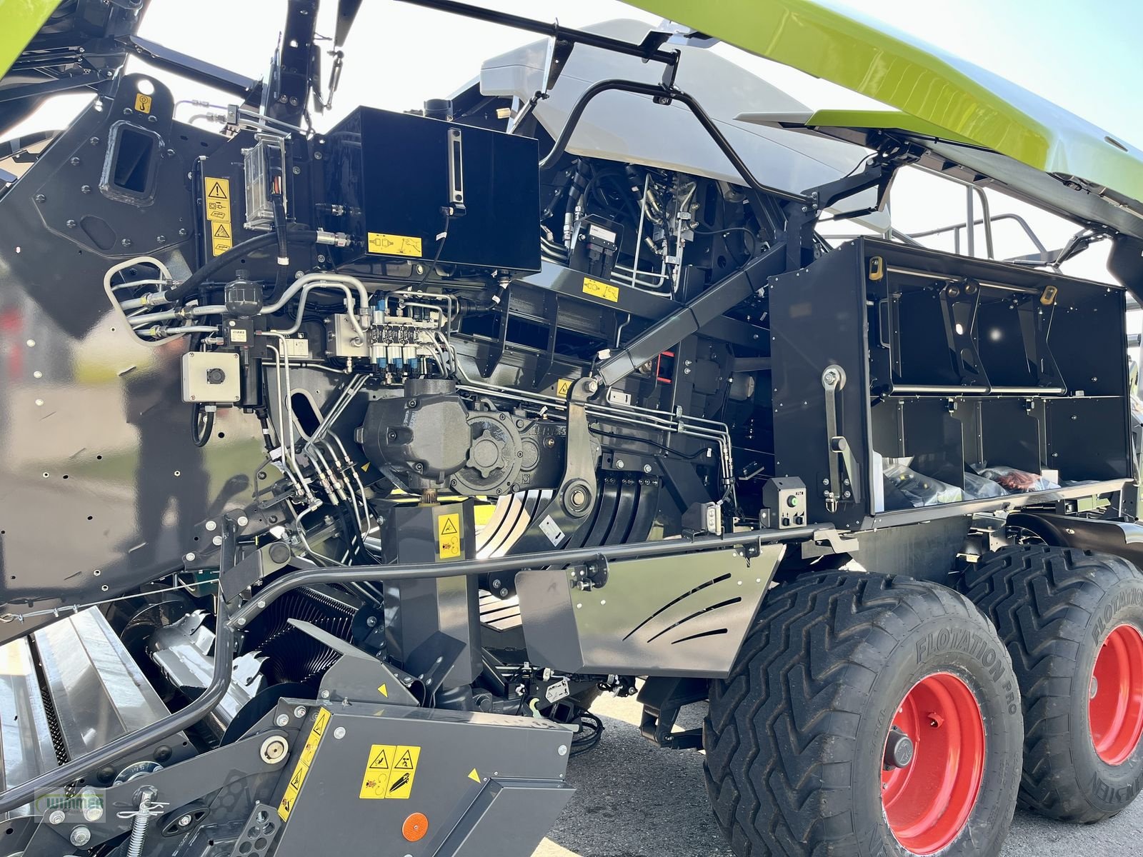 Rundballenpresse des Typs CLAAS QUADRANT 5200 FC - Quaderballenpresse, Neumaschine in Kematen (Bild 15)