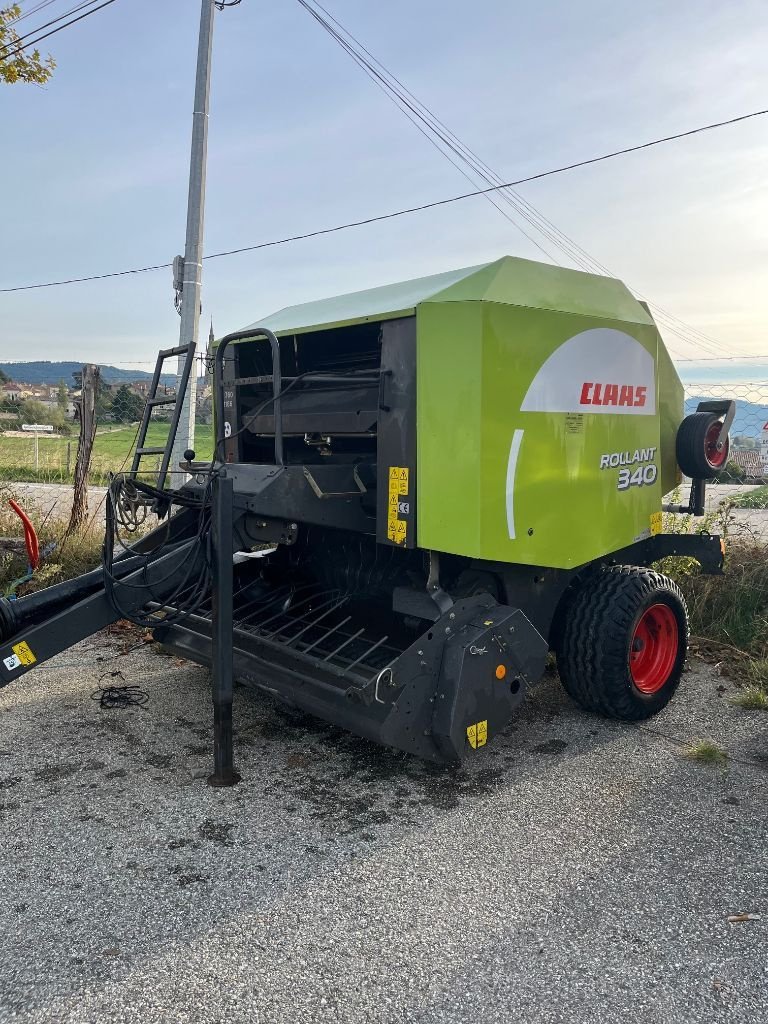 Rundballenpresse typu CLAAS ROLLAND 340, Gebrauchtmaschine v VERNOUX EN VIVARAIS (Obrázek 1)