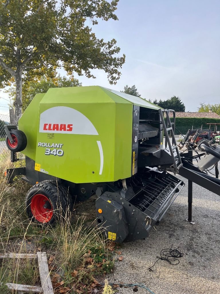 Rundballenpresse typu CLAAS ROLLAND 340, Gebrauchtmaschine v VERNOUX EN VIVARAIS (Obrázek 4)