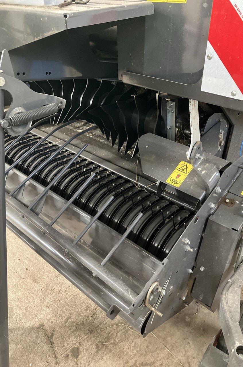 Rundballenpresse des Typs CLAAS Rolland 520 rf, Gebrauchtmaschine in MORLHON LE HAUT (Bild 11)