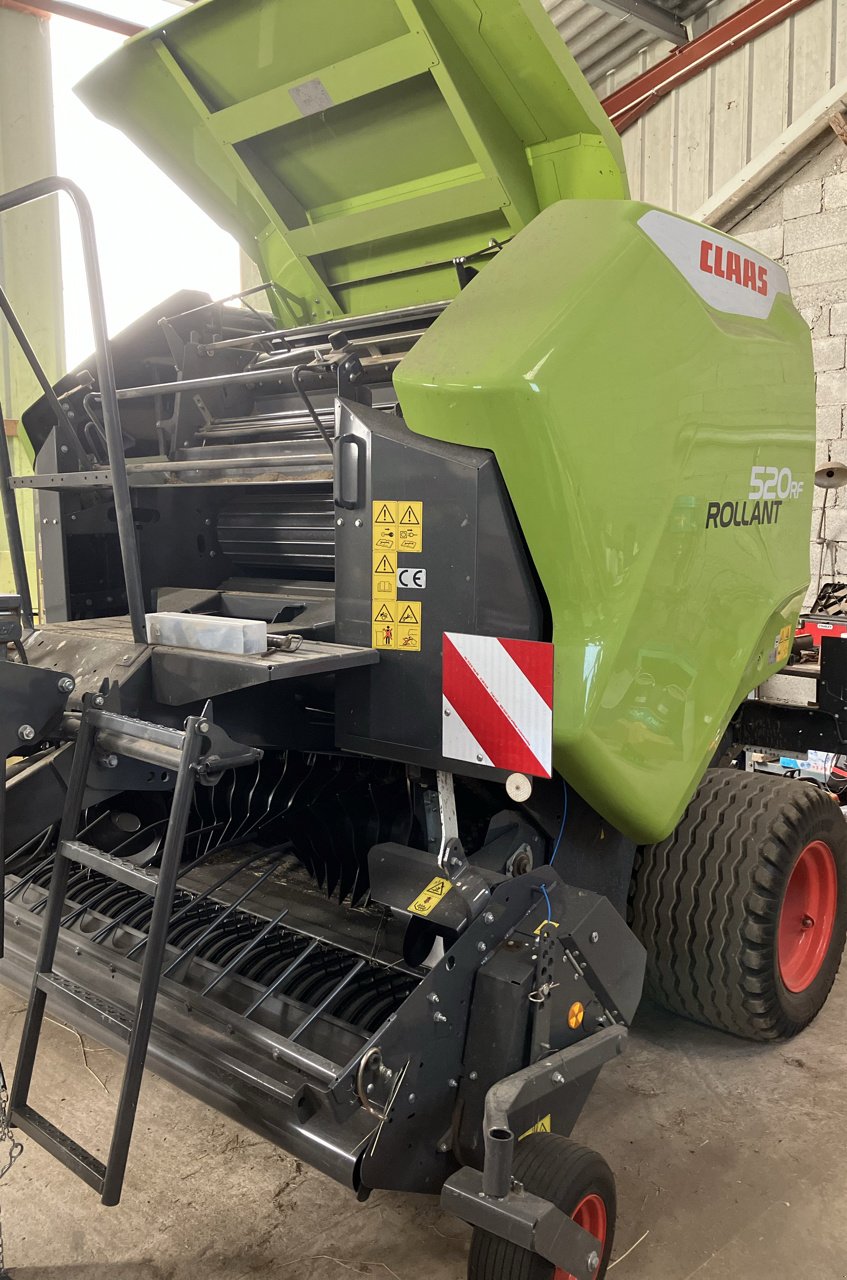 Rundballenpresse des Typs CLAAS Rolland 520 rf, Gebrauchtmaschine in MORLHON LE HAUT (Bild 1)