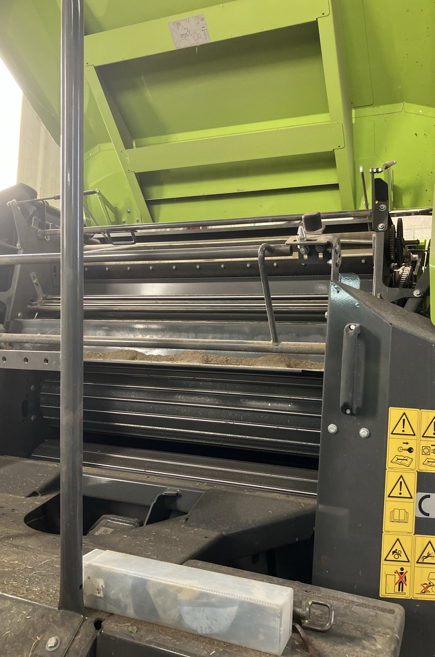 Rundballenpresse des Typs CLAAS Rolland 520 rf, Gebrauchtmaschine in MORLHON LE HAUT (Bild 8)