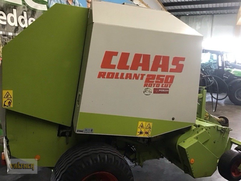 Rundballenpresse typu CLAAS Rollant 250 Roto Cut, Gebrauchtmaschine v Büchlberg (Obrázek 1)