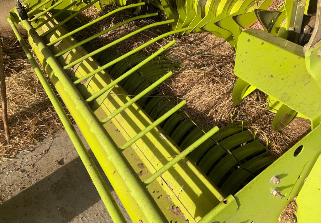 Rundballenpresse des Typs CLAAS ROLLANT 250, Gebrauchtmaschine in MORLHON LE HAUT (Bild 7)