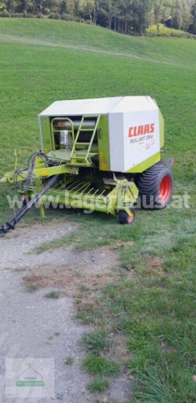Rundballenpresse des Typs CLAAS Rollant 254 Roto Cut, Gebrauchtmaschine in Schlitters (Bild 1)