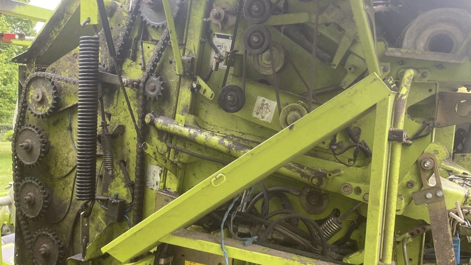 Rundballenpresse типа CLAAS ROLLANT 255 RC UNIWRAP, Gebrauchtmaschine в øster ulslev (Фотография 14)